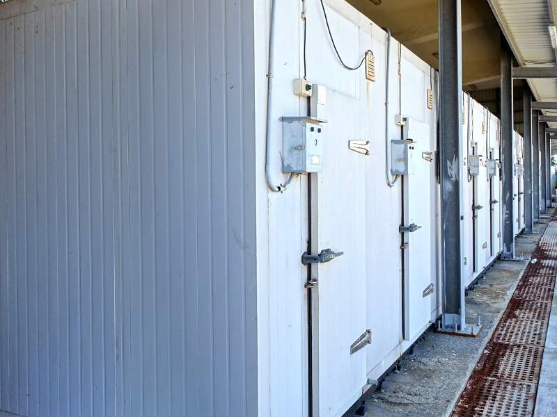 Large outdoor refrigerated storage units for warehousing perishable food products